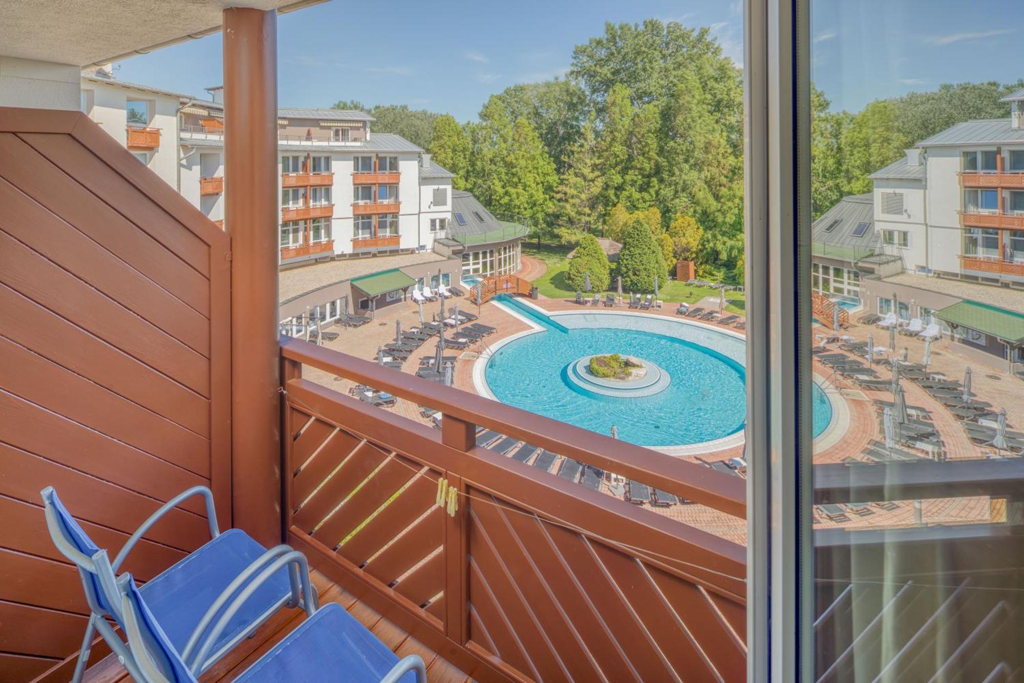 Double Room with Pool View