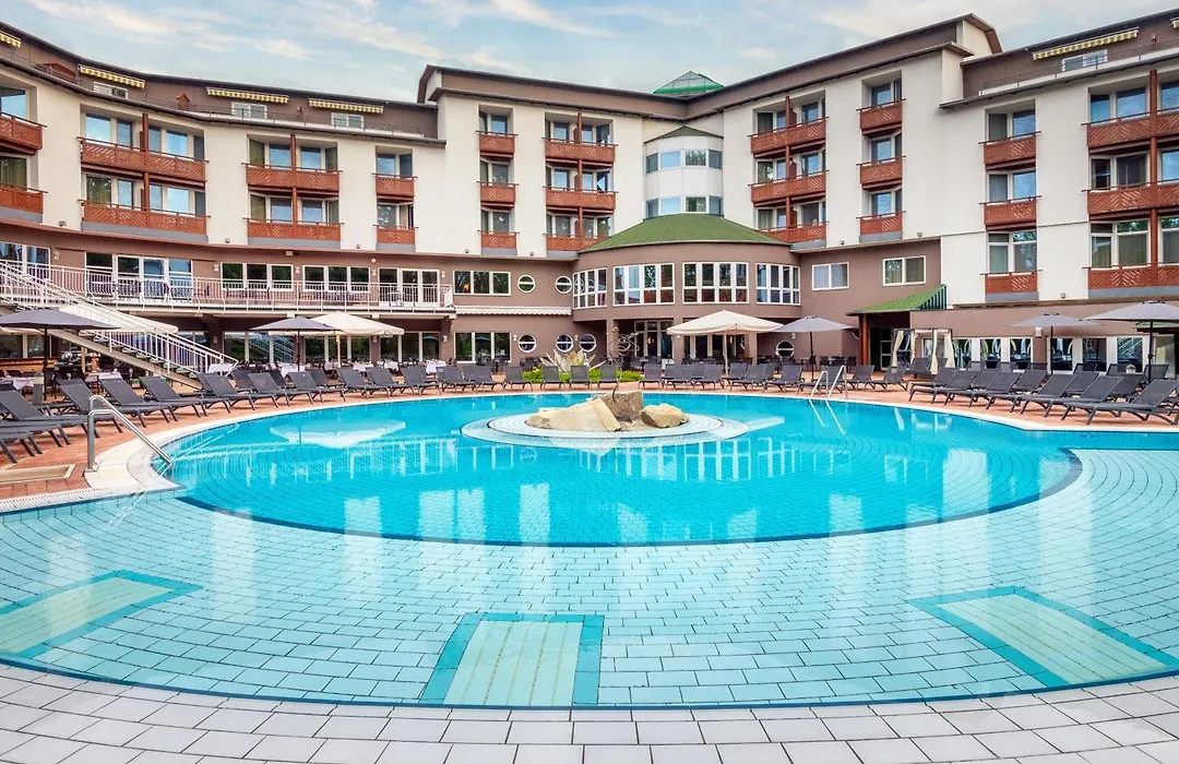 Lotus Therme Hotel & Spa-1